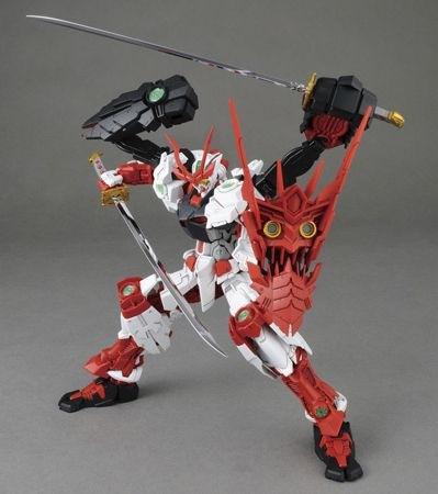 Bandai Gundam Model Kit: MG (Master Grade) 1/100 - "Gundam Build Fighters" - Sengoku Astray - Image 4