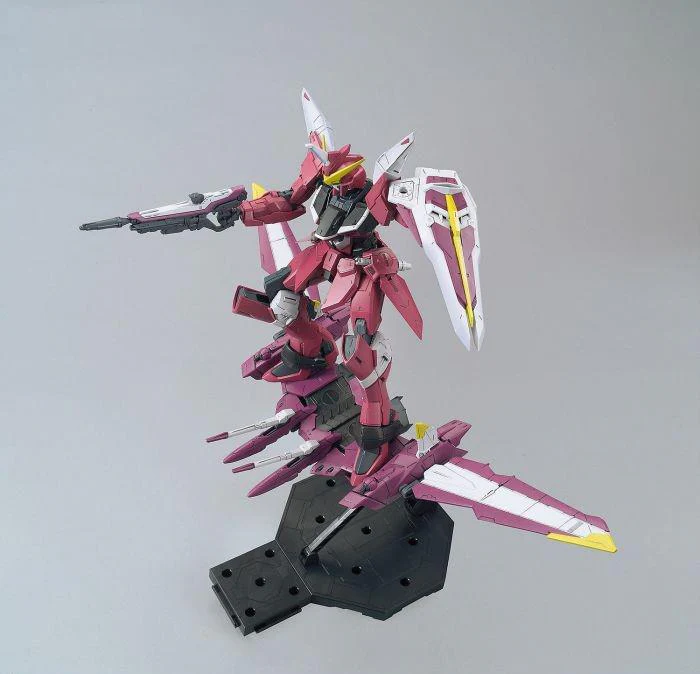 Bandai Gundam Model Kit: MG (Master Grade) 1/100 - "Gundam SEED" - ZGMF-X09A Justice - Image 9
