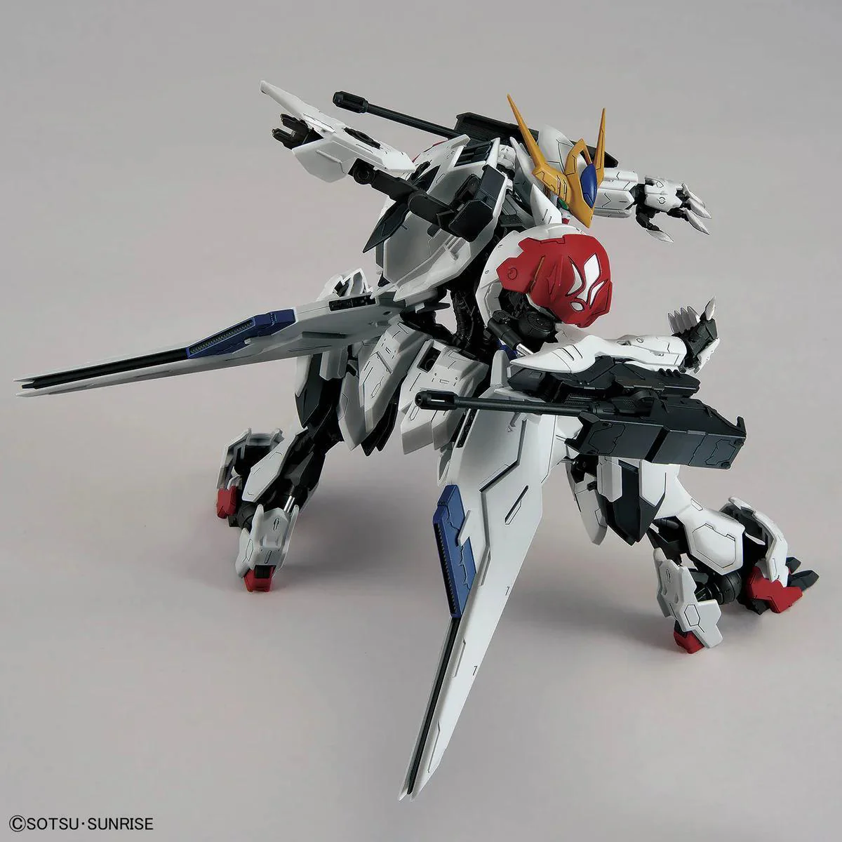 Bandai Gundam Model Kit: MG (Master Grade) 1/100 - "Mobile Suit Gundam: Iron-Blooded Orphans" - Gundam Barbatos Lupus - Image 6