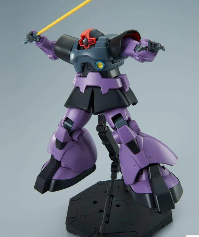 Bandai Gundam Model Kit: MG (Master Grade) 1/100 - "Mobile Suit Gundam Seed" - Dom - Image 3