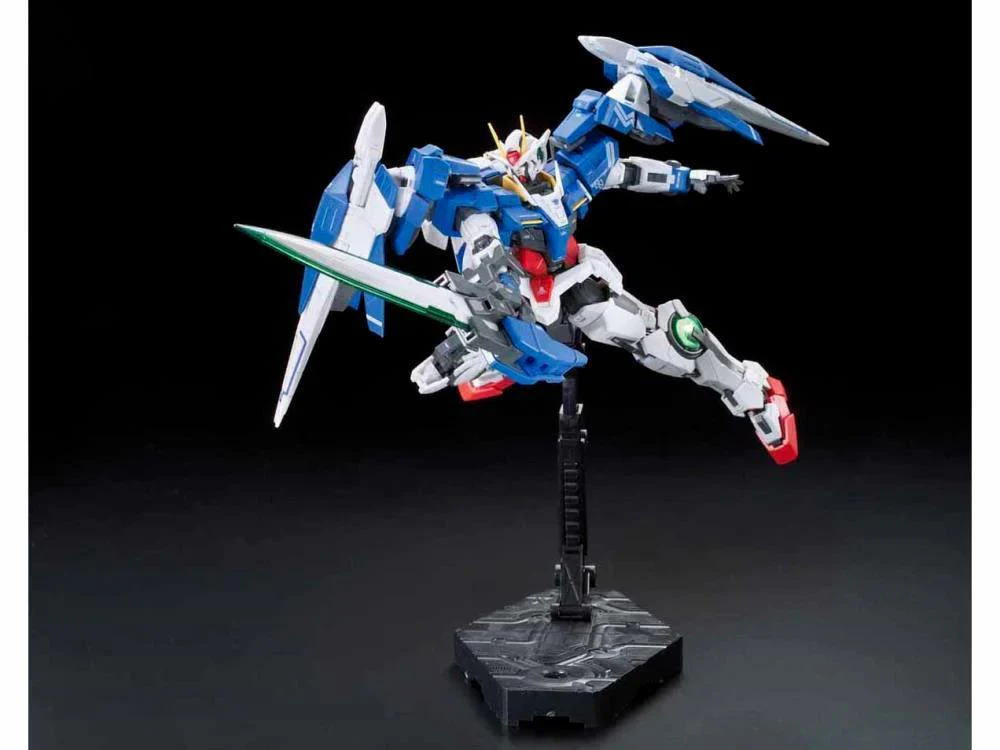 Bandai Gundam Model Kit: RG (Real Grade) 1/144 - "Gundam 00" - GN-0000+GNR-010 00 Raiser - Image 8
