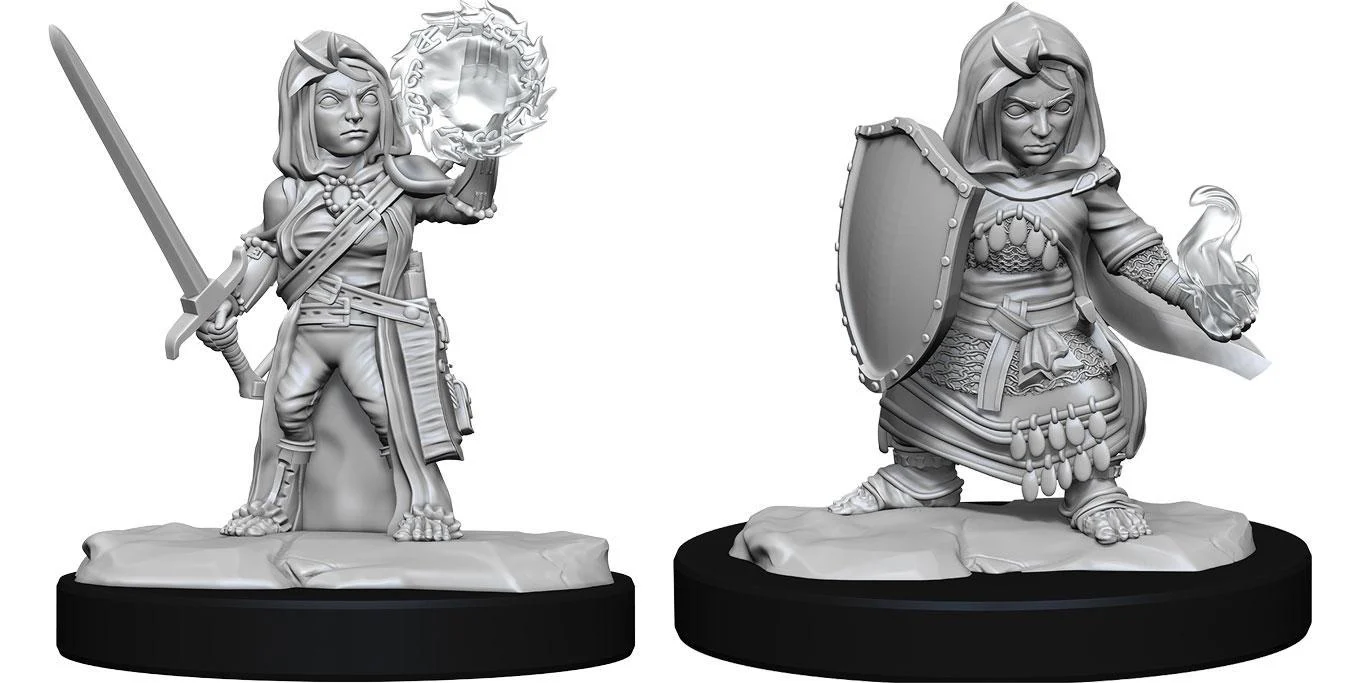 Pathfinder Battles Deep Cuts Miniatures: Halfling Cleric Female - Unpainted