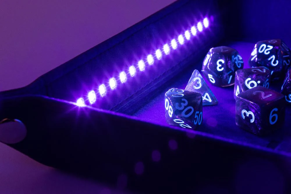 Shadow Light Dice Tray with Blacklight and Blacklight Reactive D20