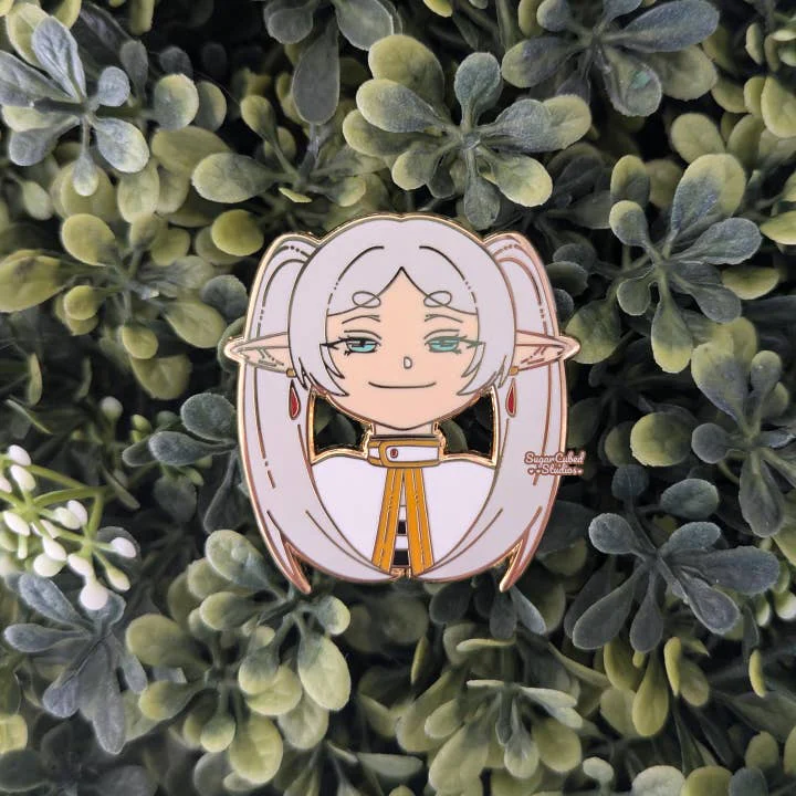 Sugar Cubed Studios: Expressions of Frieren, Smug, Enamel Pin
