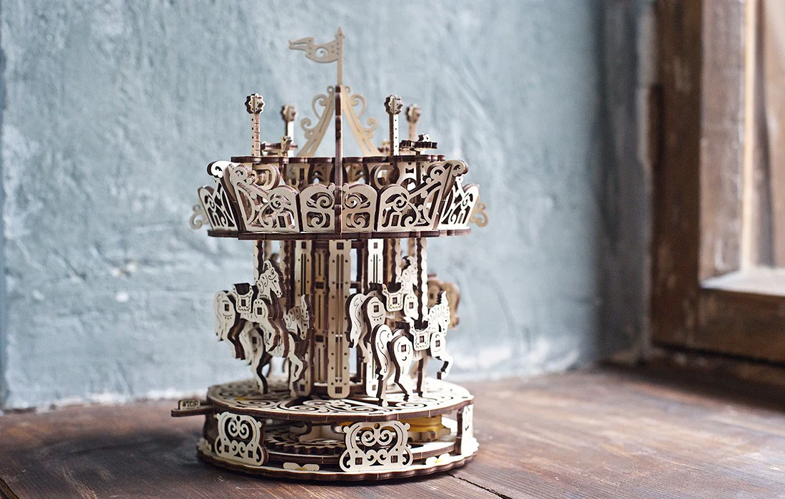 UGears: Carousel - Image 2