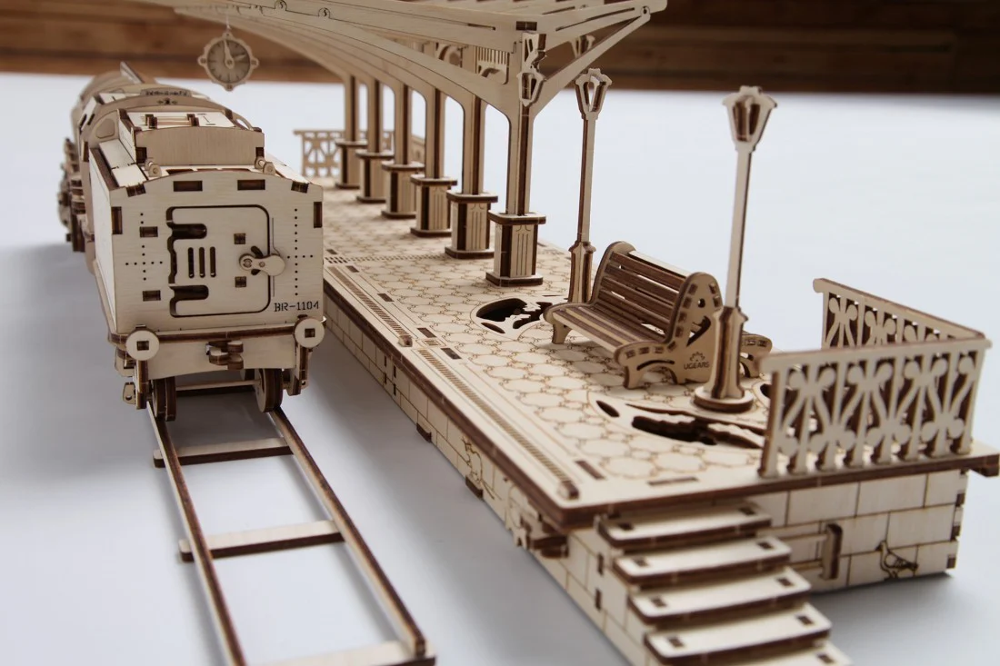 UGears: Railway Platform - Image 9