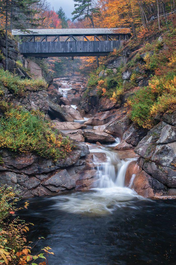 White Mountain Puzzles: Covered Bridge - 1000 Piece Puzzle - Image 2